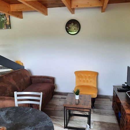 Chalet A L'Oree Du Bois Avec Parking Tournavaux Екстериор снимка