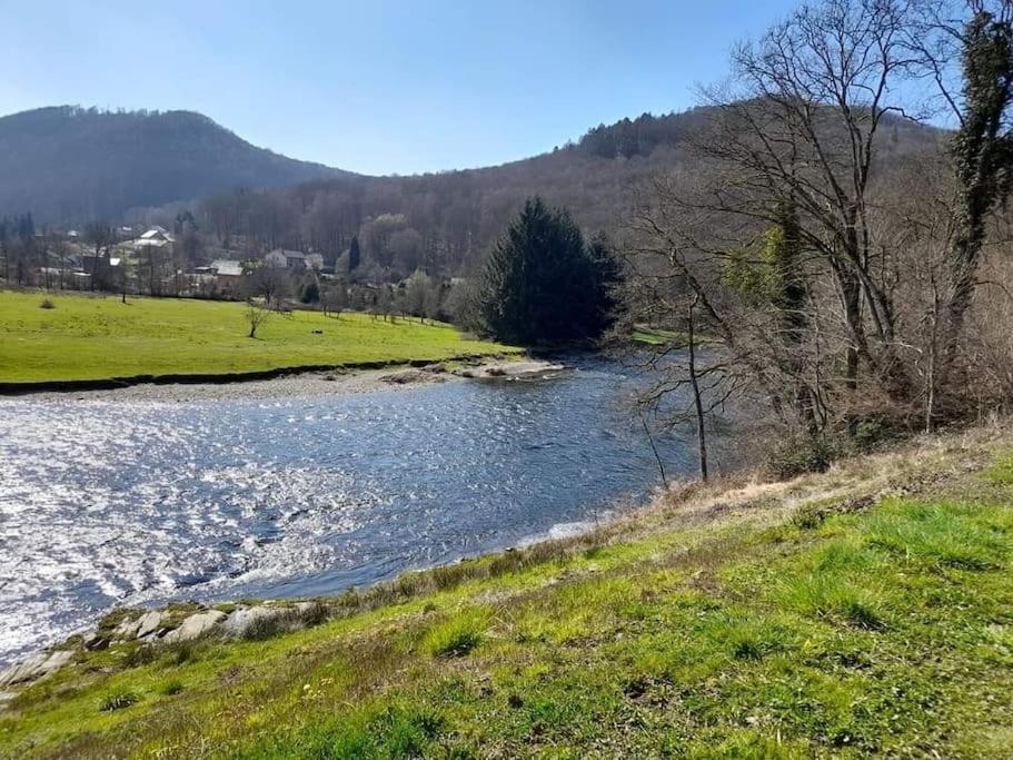 Chalet A L'Oree Du Bois Avec Parking Tournavaux Екстериор снимка
